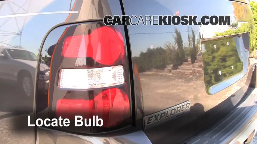 2006 Ford Explorer Eddie Bauer 4.0L V6 Lights Turn Signal - Rear (replace bulb)